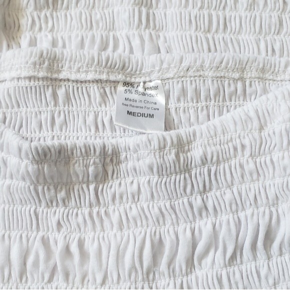 white elastic infused crop top size medium - Picture 2 of 2